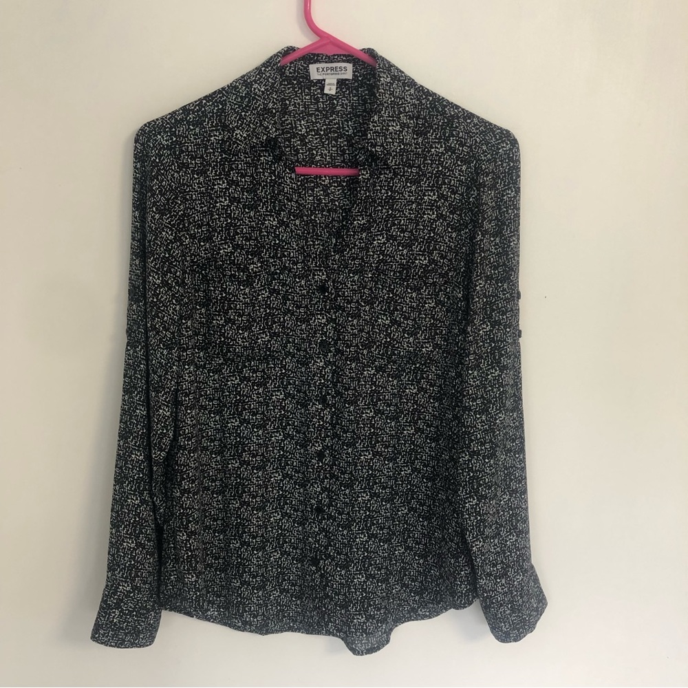 EXPRESS Women’s Black Print Roll Tab Sleeve Long Sleeve Blouse Size S/P